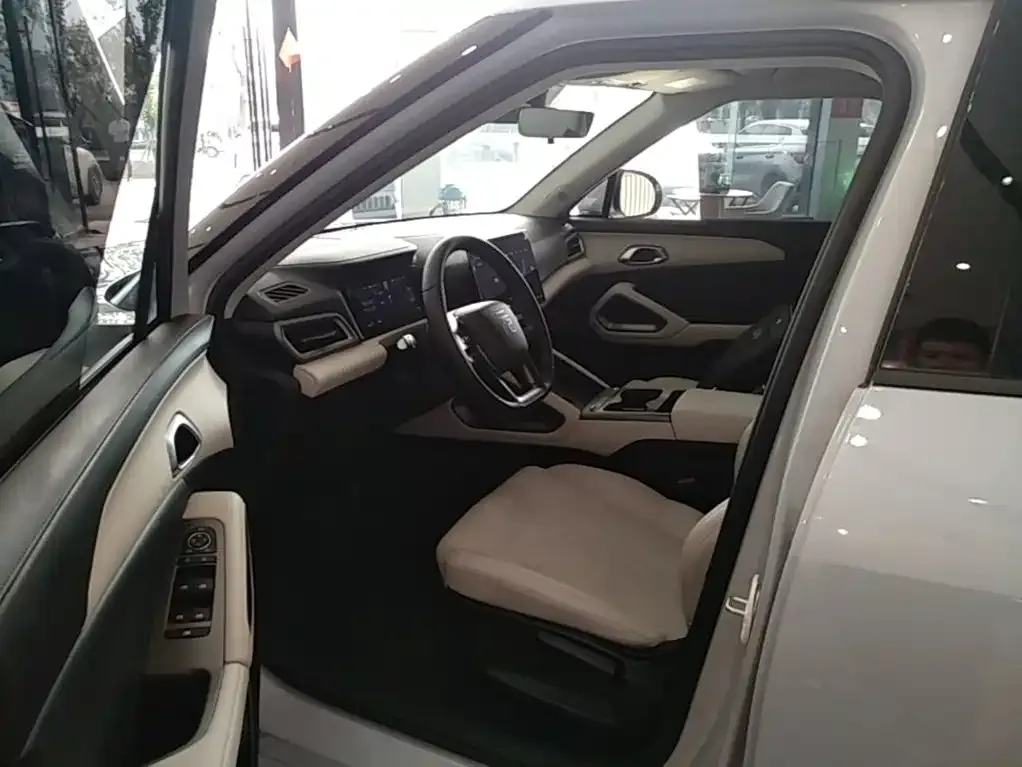 BYD Yuan UP Smart Drive Edition 401KM Vitality Version 2026 — фото 11