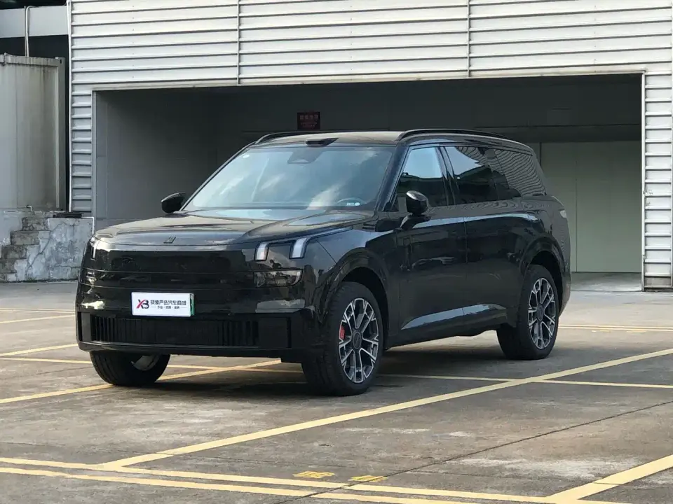 Lynk & Co 900 2.0T Ultra 2025
