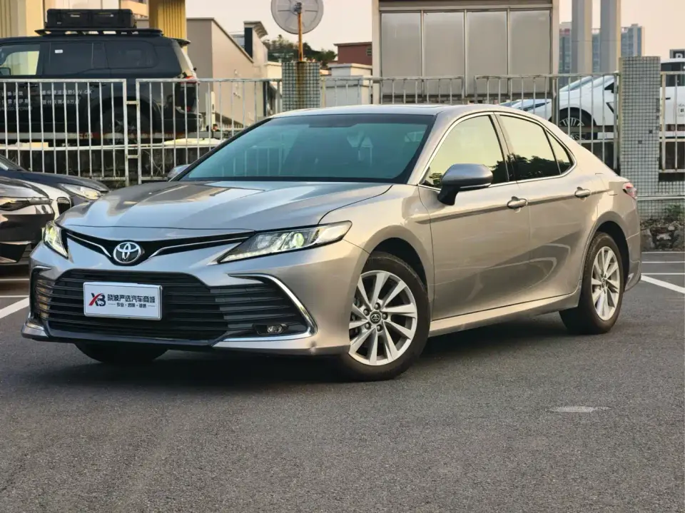 Toyota Camry 2.0GVP Leading Edition 2024