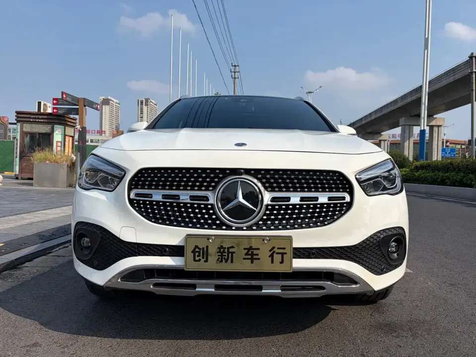 Mercedes-Benz GLA-Class GLA 220 2023