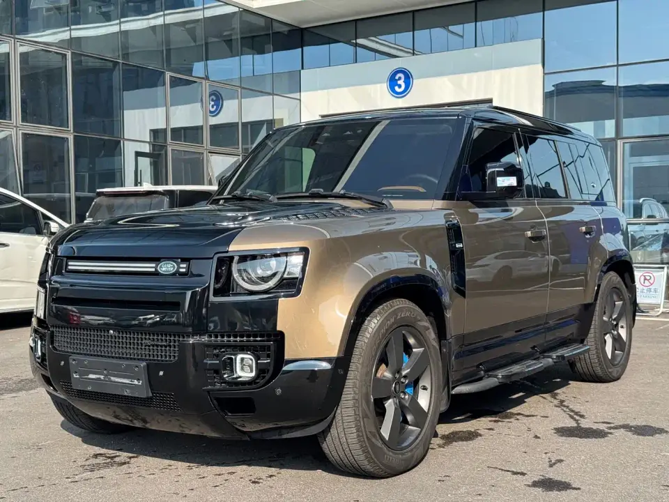 Land Rover Defender Model 110 3.0T P400 X-DYNAMIC HSE 2022