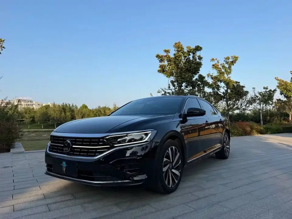 Volkswagen Passat Outstanding 380TSI Dragon Glory Edition 2025