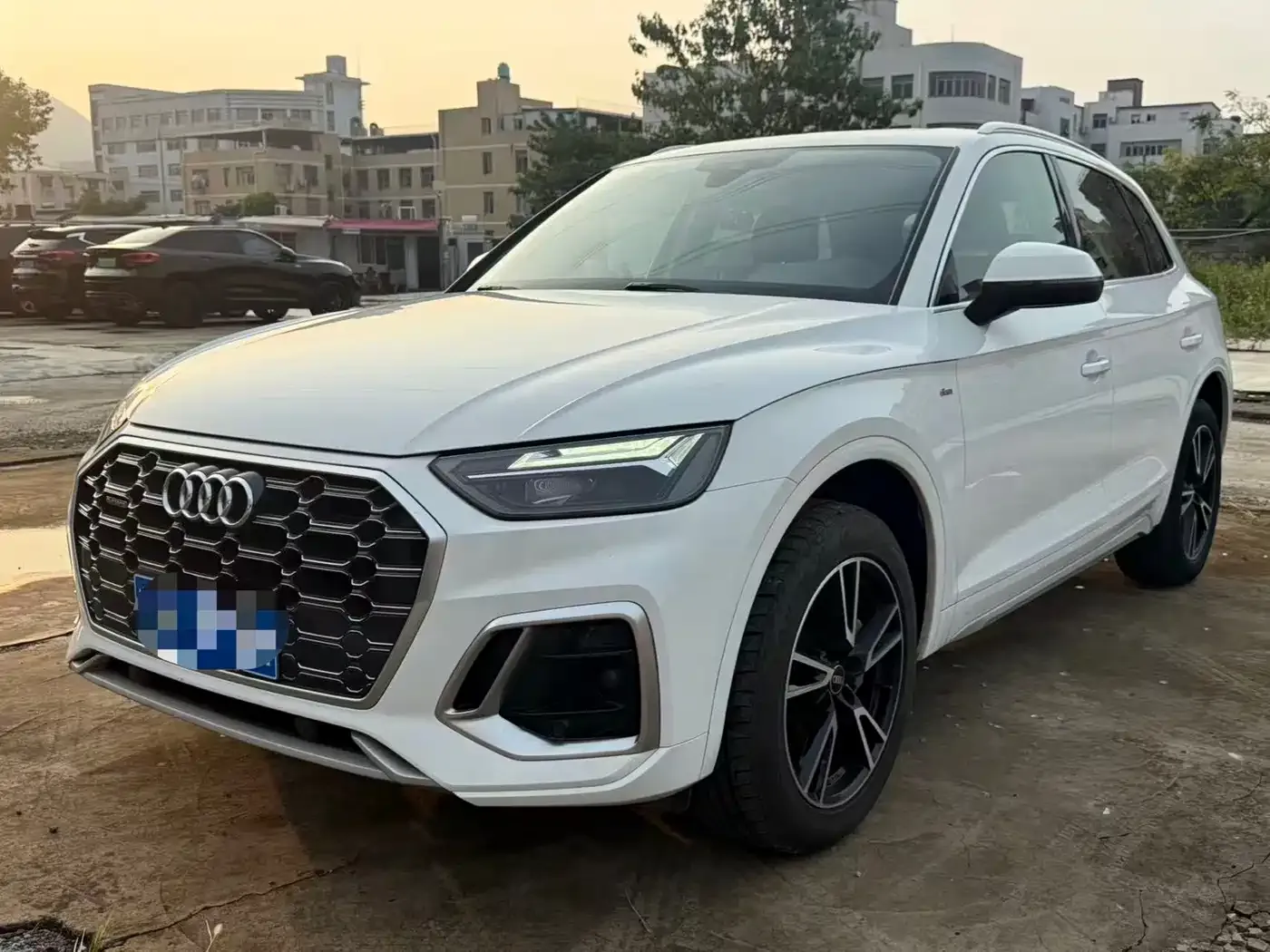 Audi Q5L Model 40 TFSI Luxury Dynamic 2024