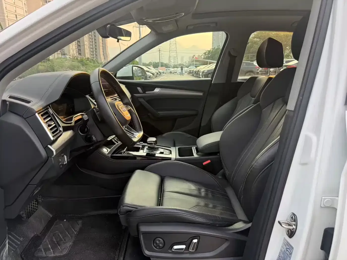 Audi Q5L Model 40 TFSI Luxury Dynamic 2024 — фото 4