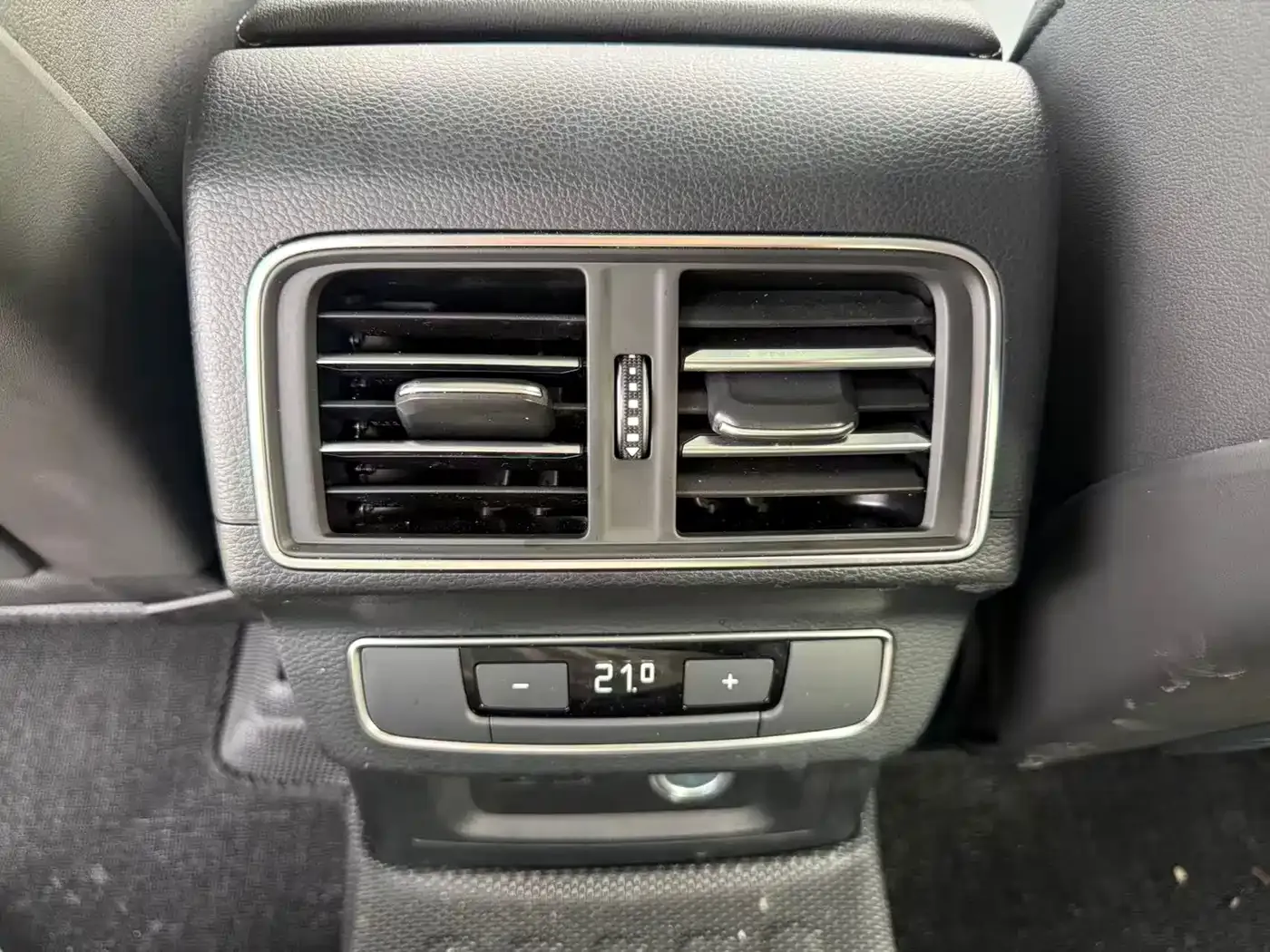 Audi Q5L Model 40 TFSI Luxury Dynamic 2024 — фото 7