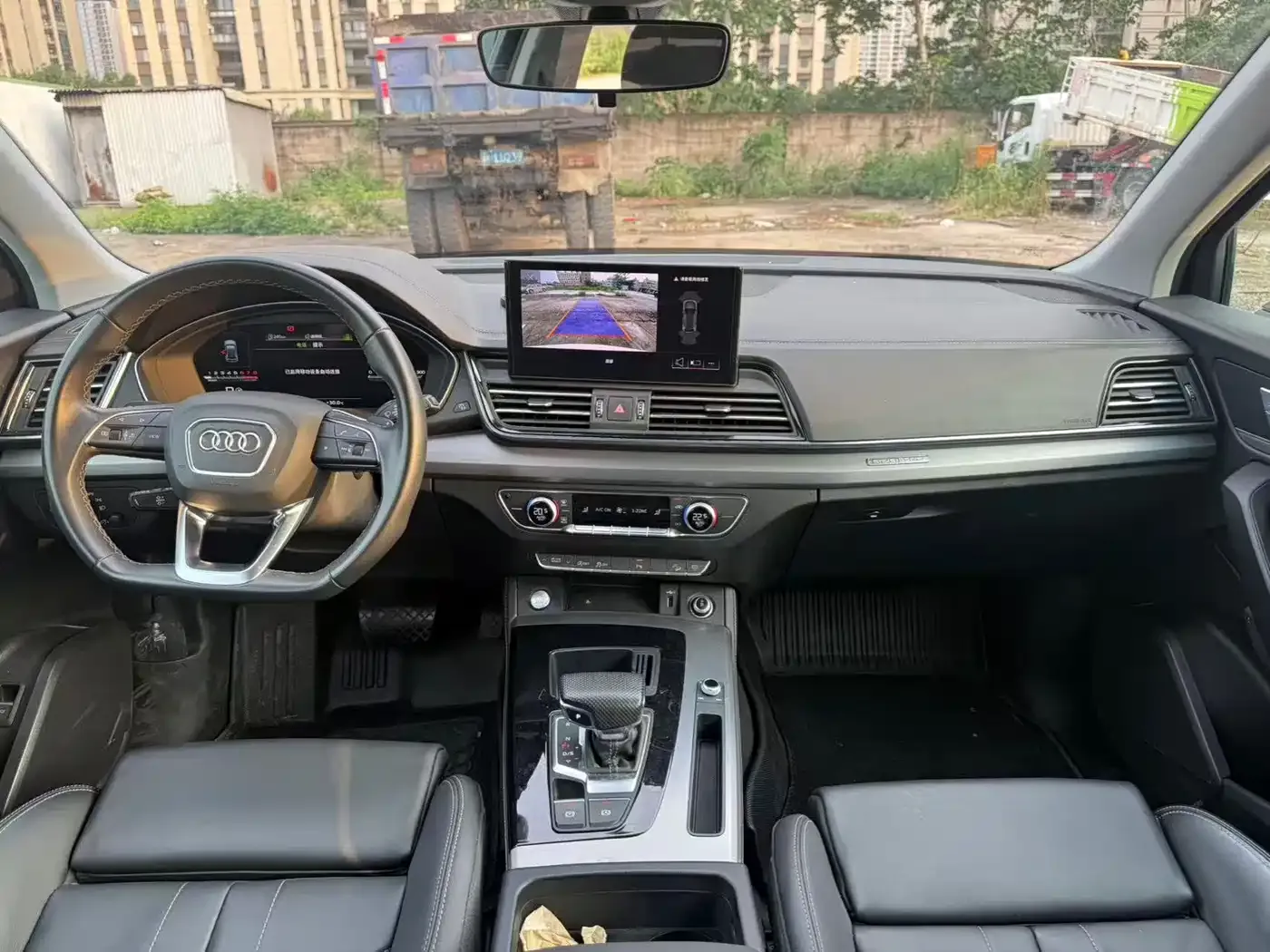 Audi Q5L Model 40 TFSI Luxury Dynamic 2024 — фото 6
