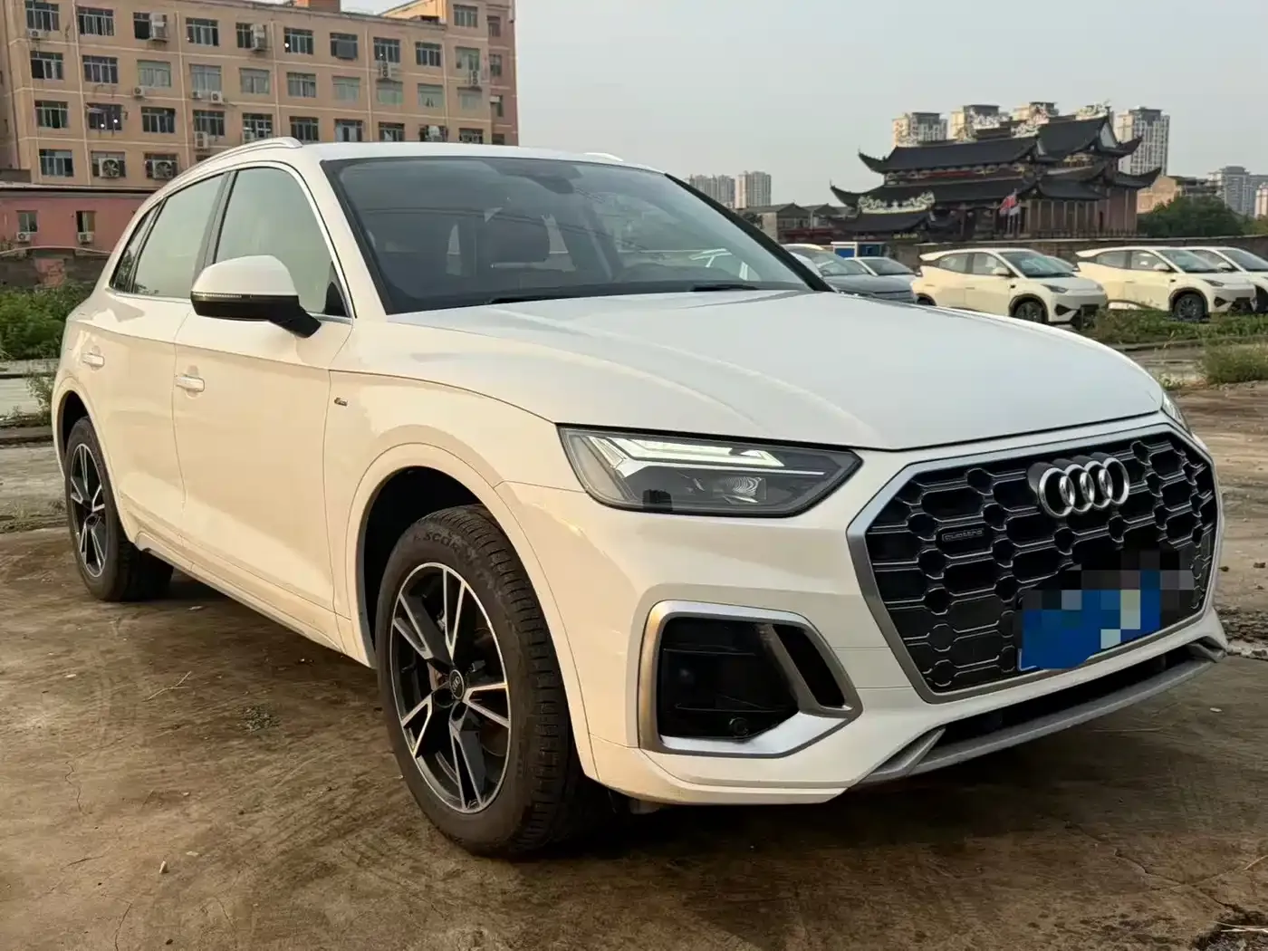 Audi Q5L Model 40 TFSI Luxury Dynamic 2024 — фото 3