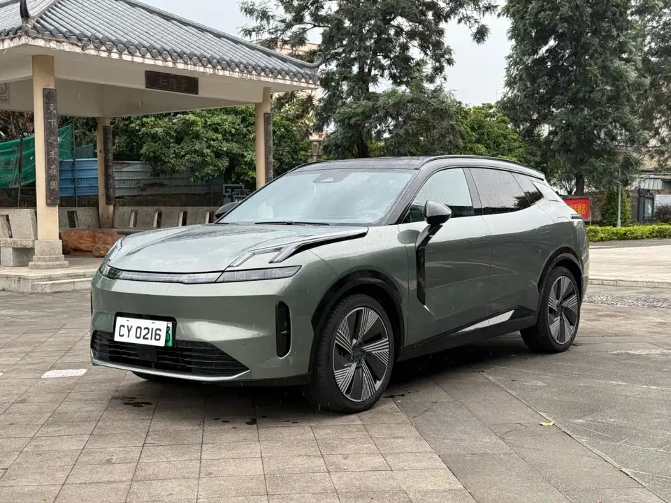Lynk & Co 08 EM-P 220km 4WD Performance Halo 2023