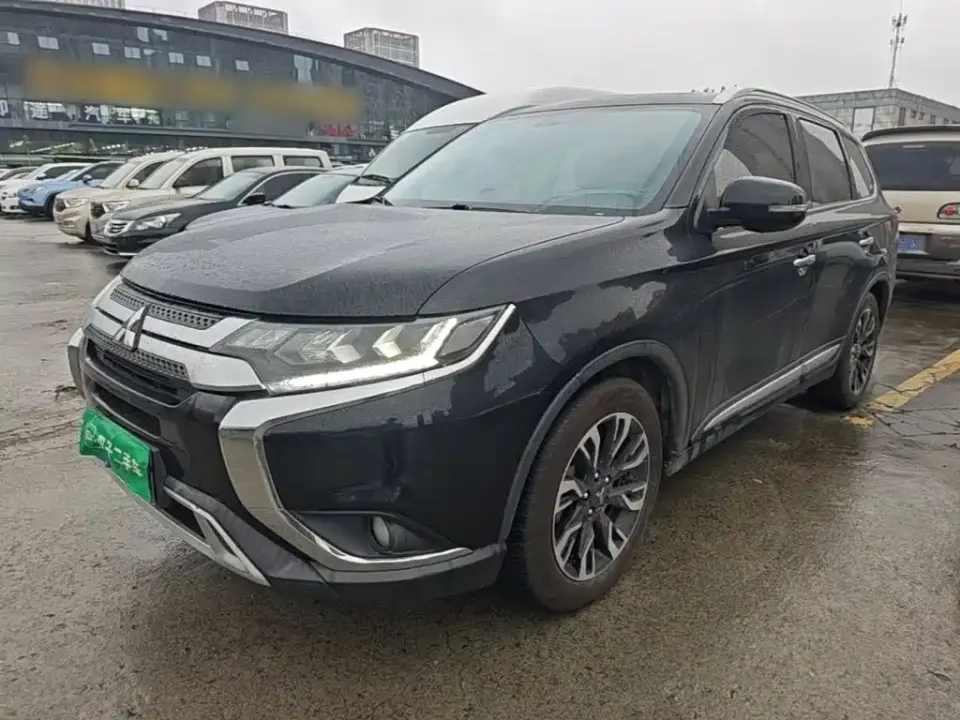 Mitsubishi Outlander 2.4L 4WD Deluxe Edition 5-Seater China VI 2020