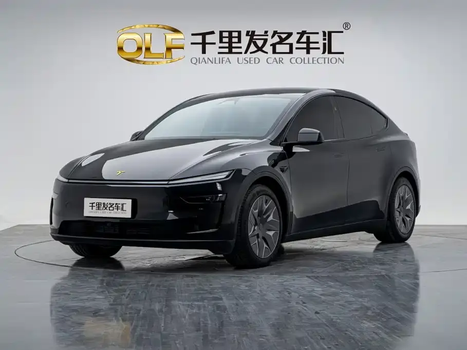 Tesla Model Y L Facelift Long Range AWD 2025