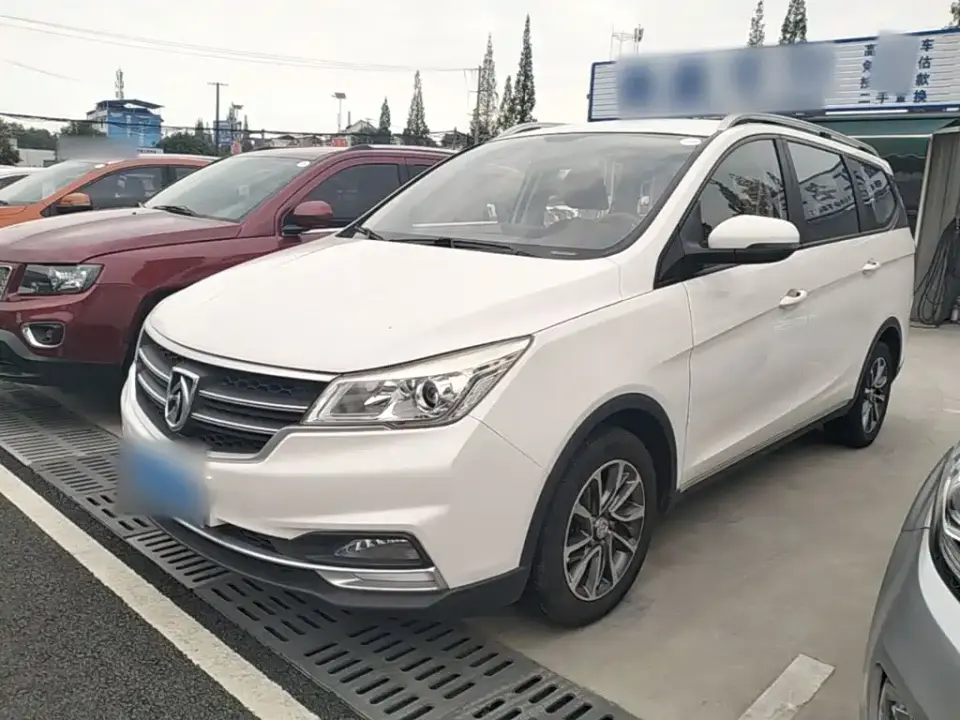 Baojun 730 1.5L Manual Fashion Version 7-Seater China V 2019
