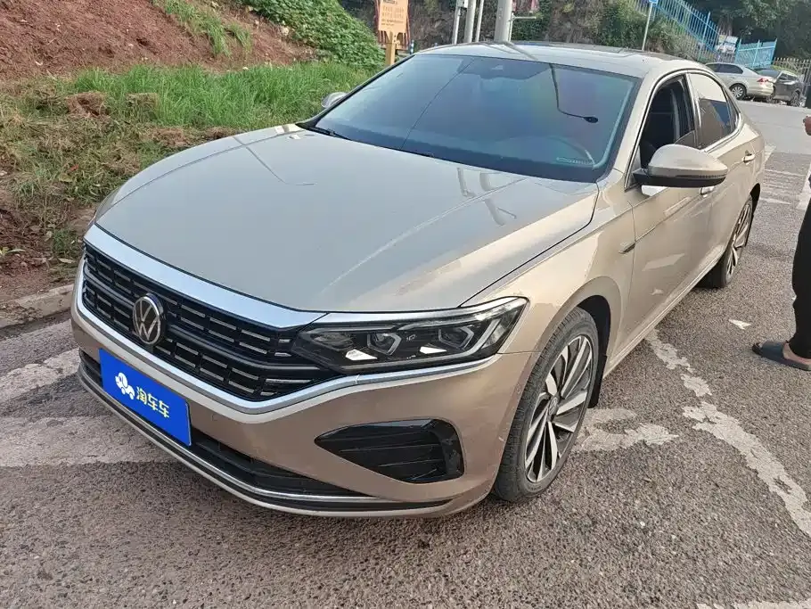 Volkswagen Passat 330TSI Luxury Edition 2022