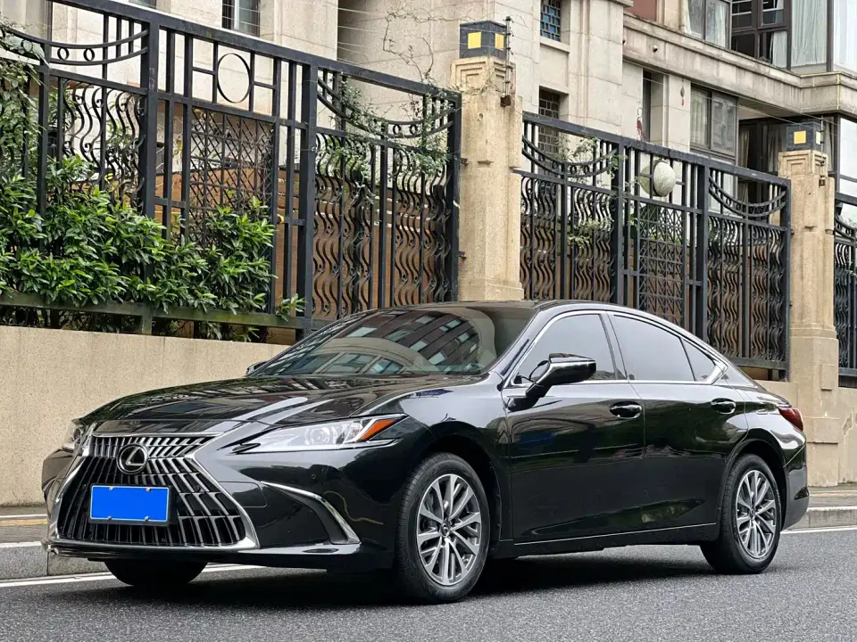 Lexus ES 200 Excellence Edition 2022