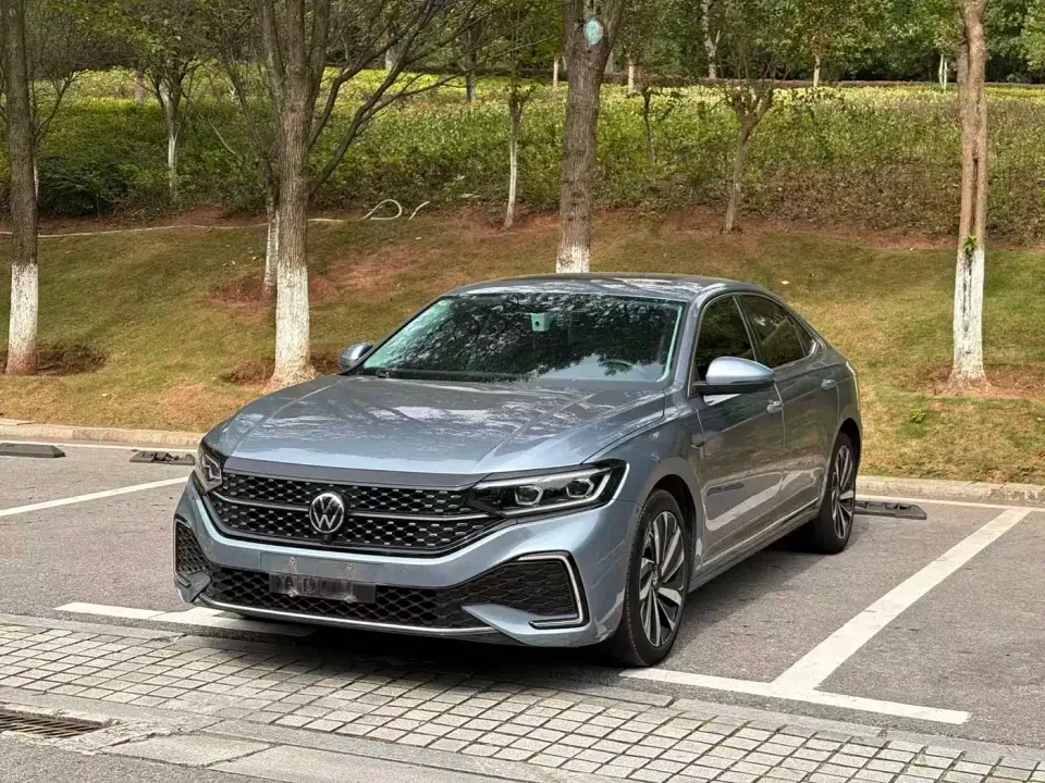 Volkswagen Passat 330TSI Starry Sky Premium Edition 2022