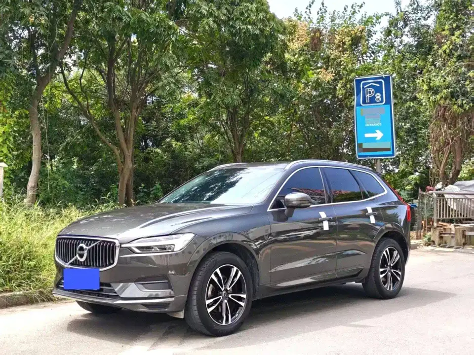 Volvo XC60 T5 4WD Intelligent Distance China VI 2019