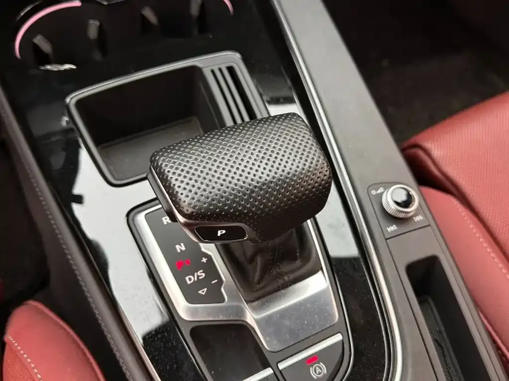 Audi A4L 40 TFSI Luxury Dynamic 2024 — фото 15