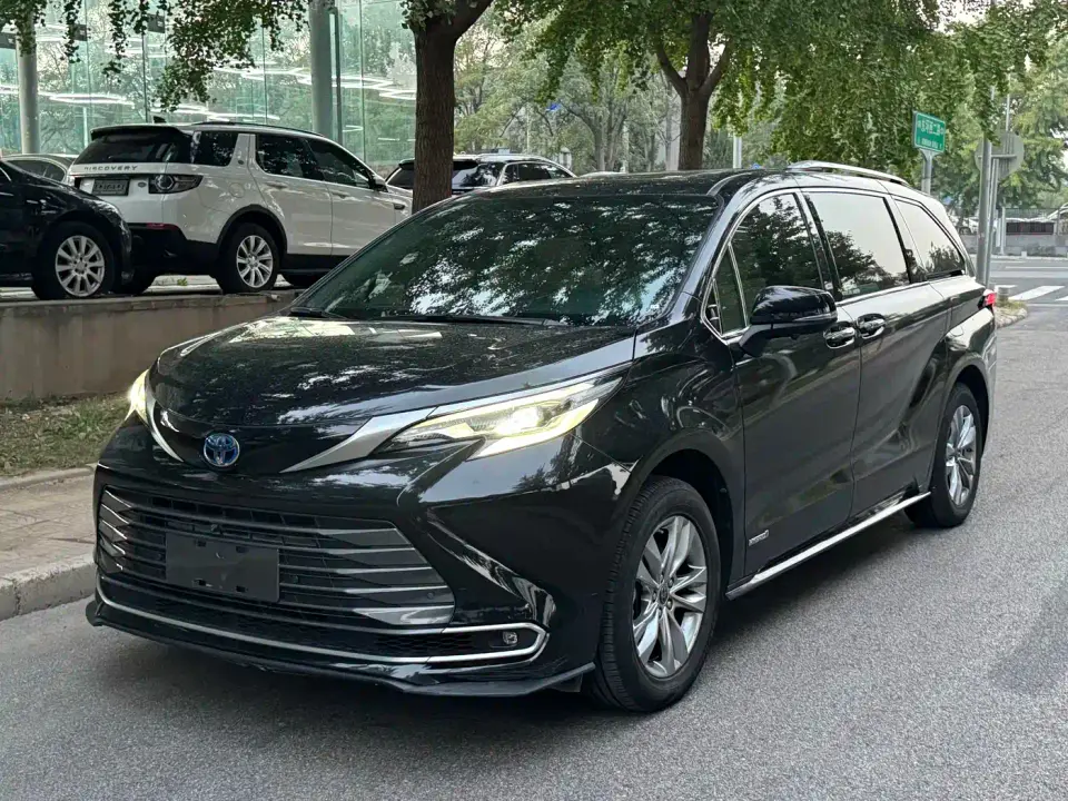 Toyota Sienna 2.5L Hybrid Ultimate Edition 2022