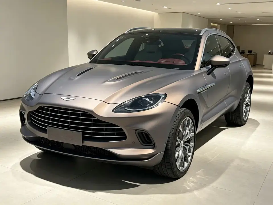 Aston Martin DBX 3.0T STRAIGHT-SIX 2022