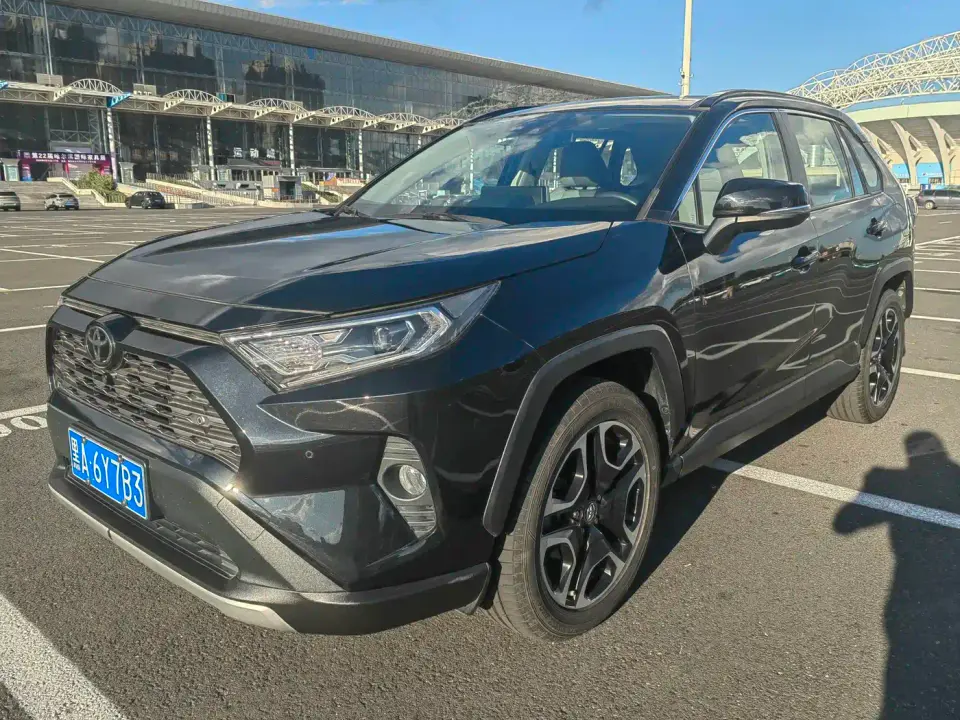 Toyota RAV4 Rongfang 2.0L CVT 4WD Premium Edition 2022