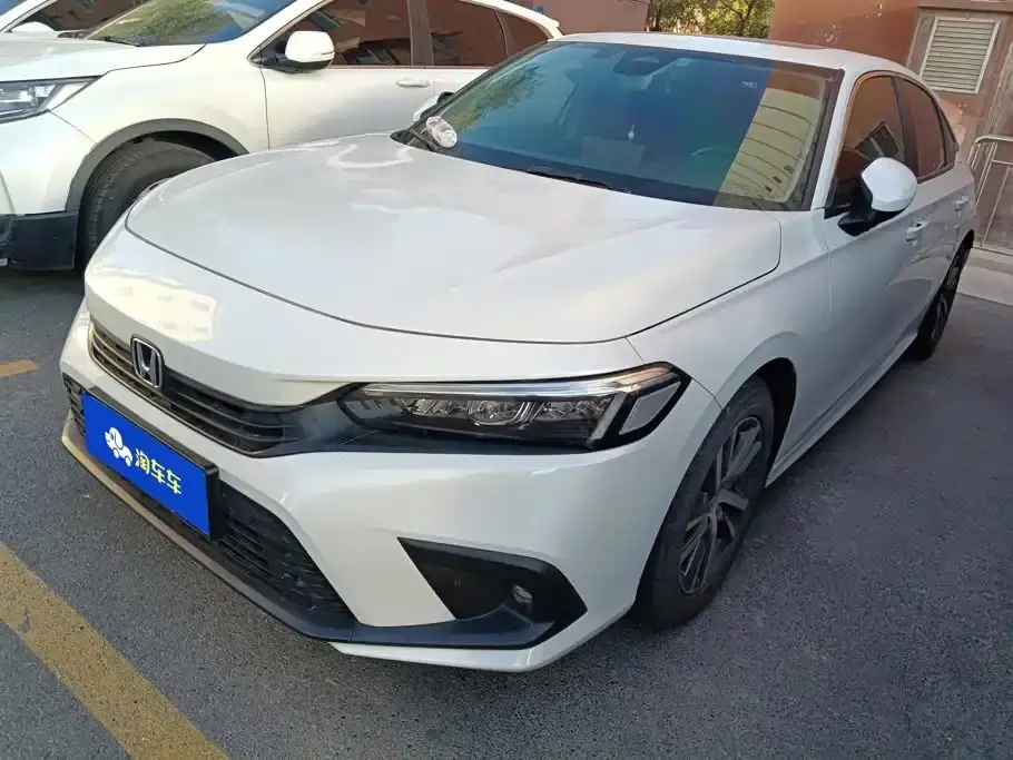 Honda Civic 240TURBO CVT Dynamic Edition 2025
