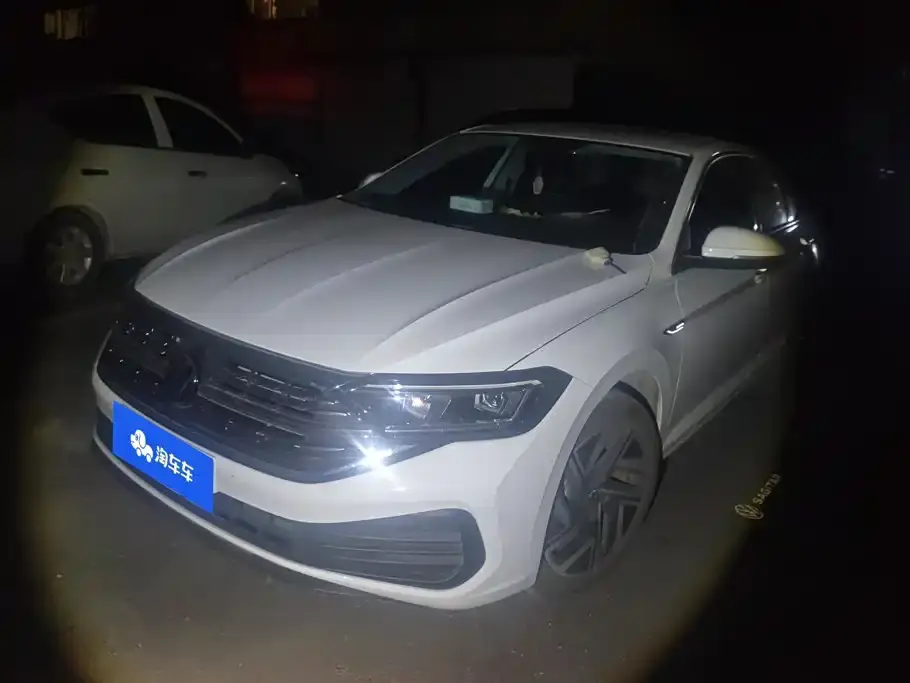 Volkswagen Sagitar Model Year 3rd Facelift 300TSI DSG Surpassing Edition 2025