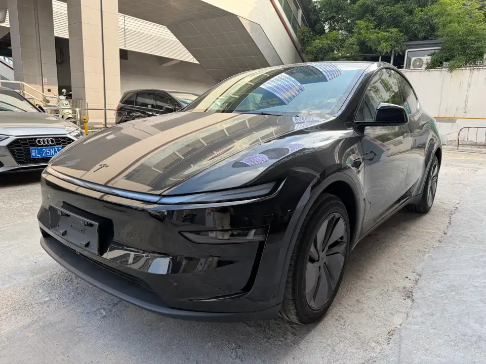Tesla Model Y Rear-Wheel Drive 2026