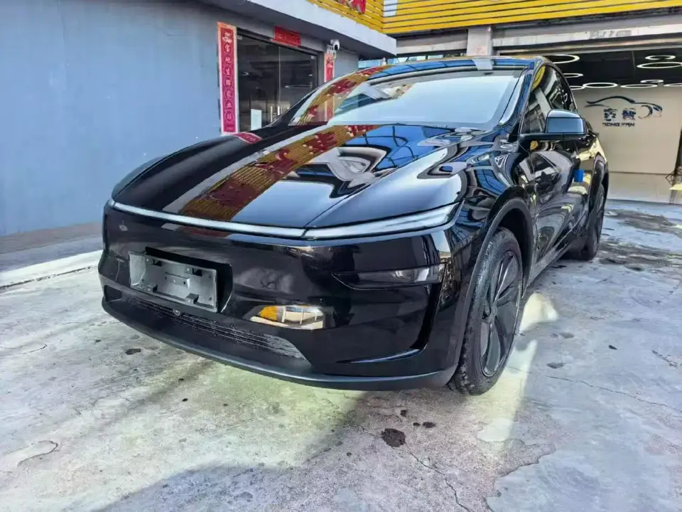 Tesla Model Y Rear-Wheel Drive 2026