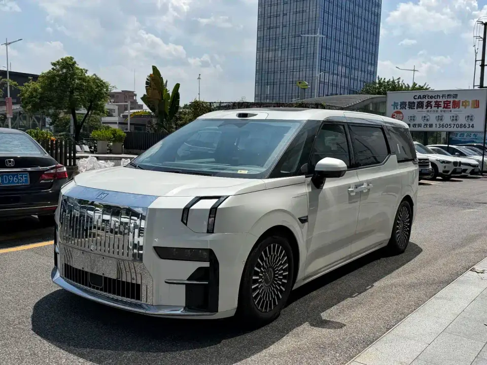 Zeekr 009 7-Seat Aisle AWD Version 108kWh 2025
