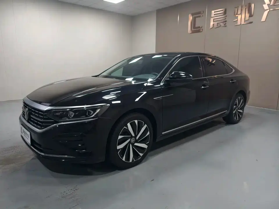 Volkswagen Passat 380TSI Dragon Glory Edition 2024