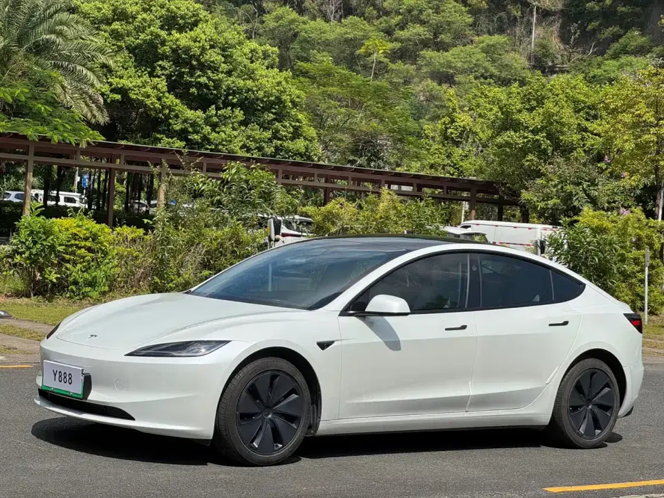 Tesla Model 3 Model Year Facelift Rear-Wheel Drive 2025