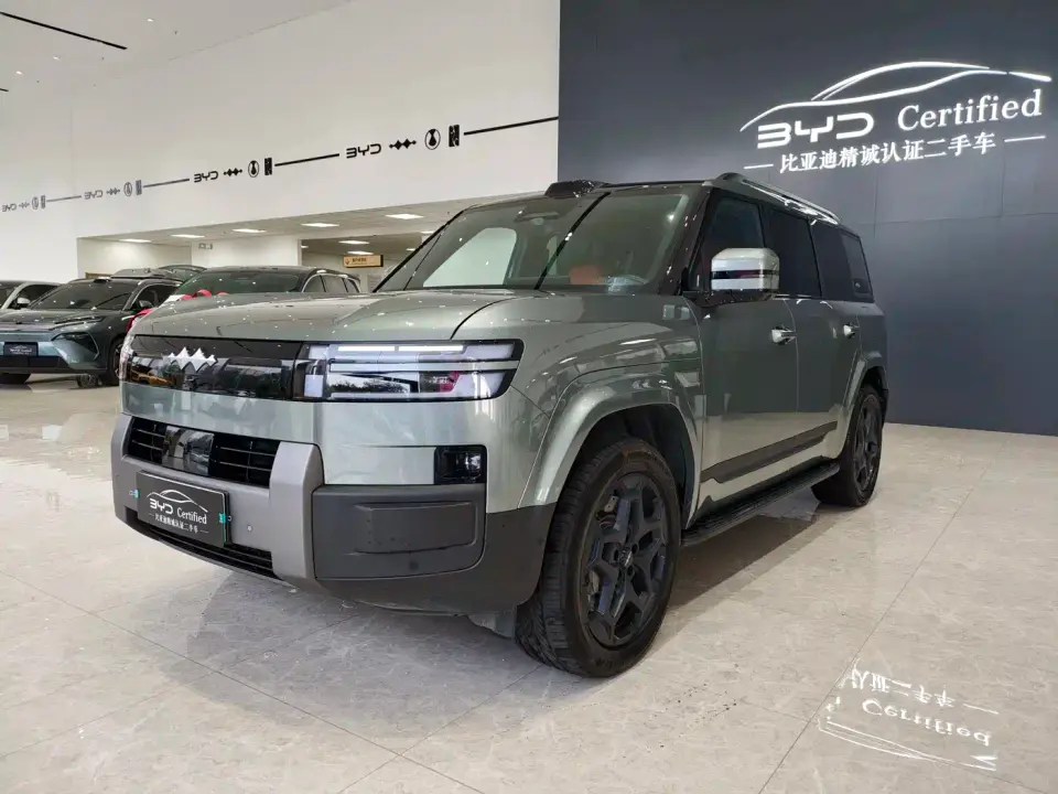 Fangchengbao Titanium 7 AWD Base Model 2025