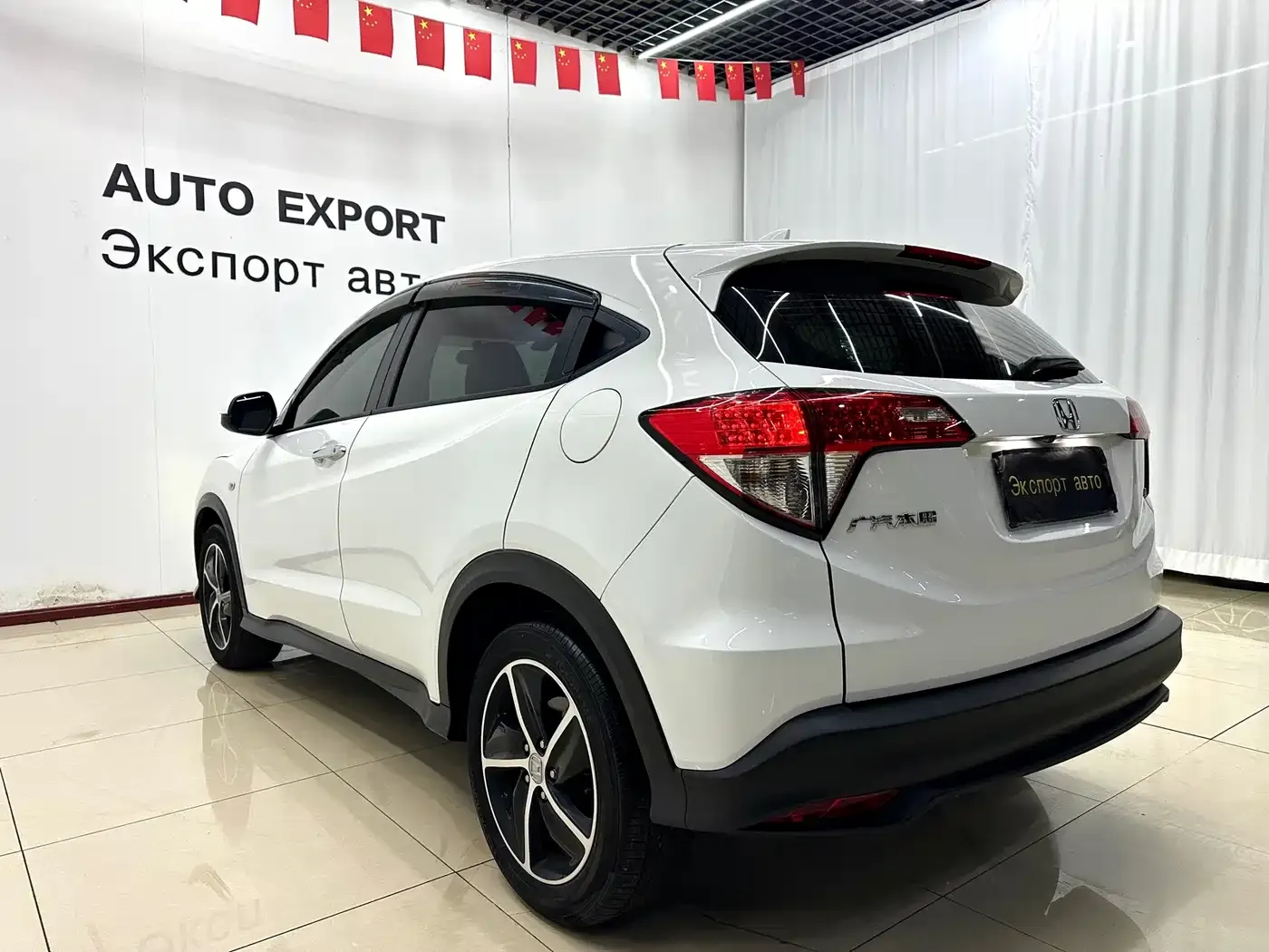 Honda Vezel 1.5L CVT Phantom Night Pioneer Edition 2022 — фото 6