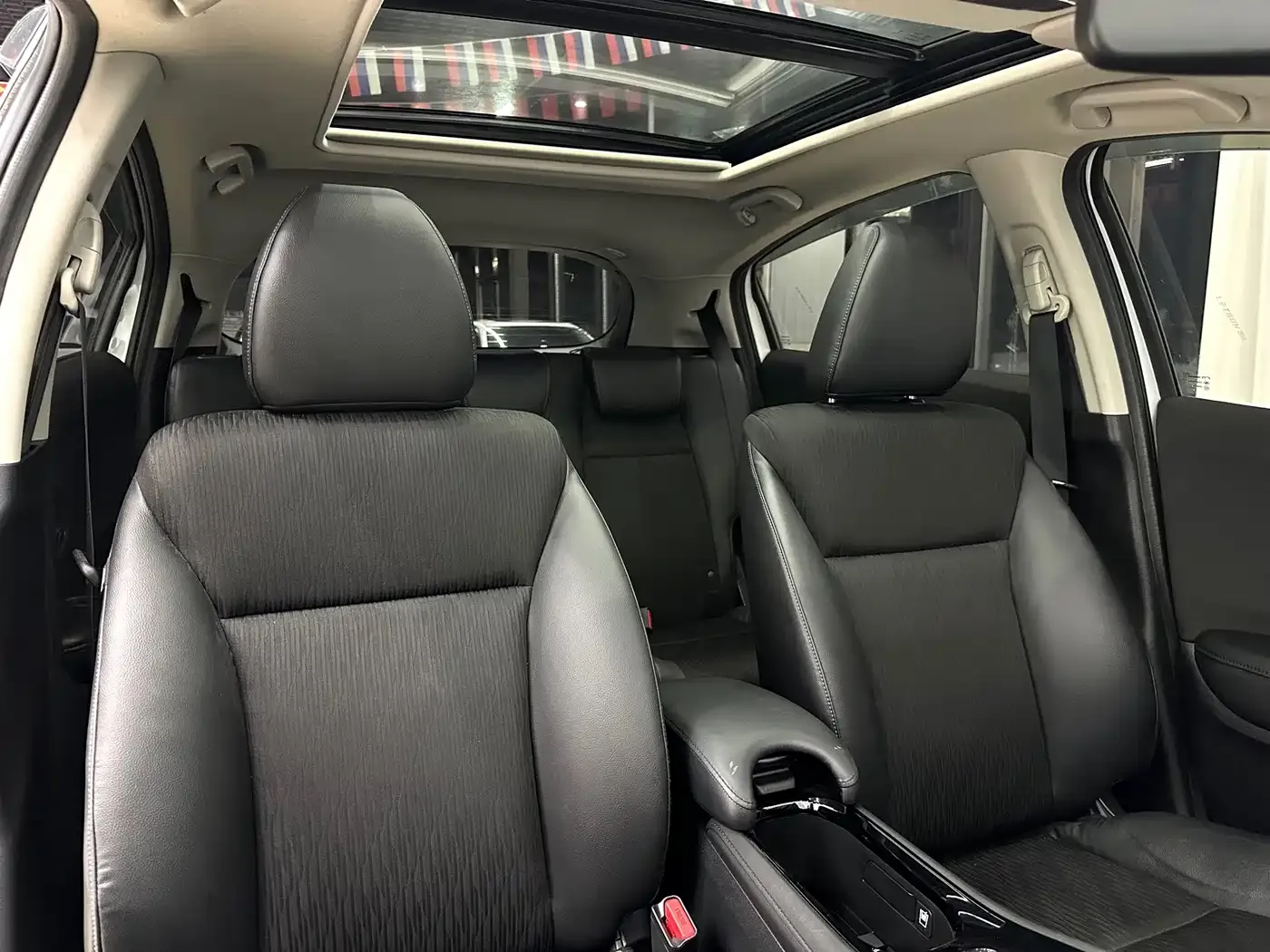 Honda Vezel 1.5L CVT Phantom Night Pioneer Edition 2022 — фото 9