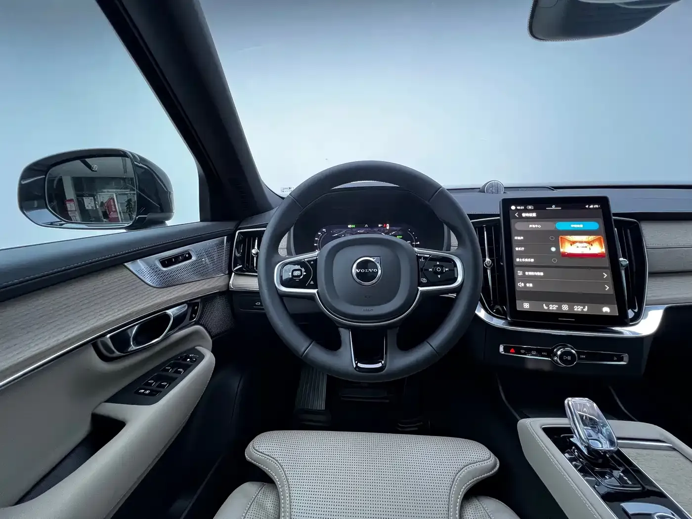 Volvo XC90 Plug-in Hybrid Facelift T8 Smart Premium Luxury 7-seater 2025 — фото 19