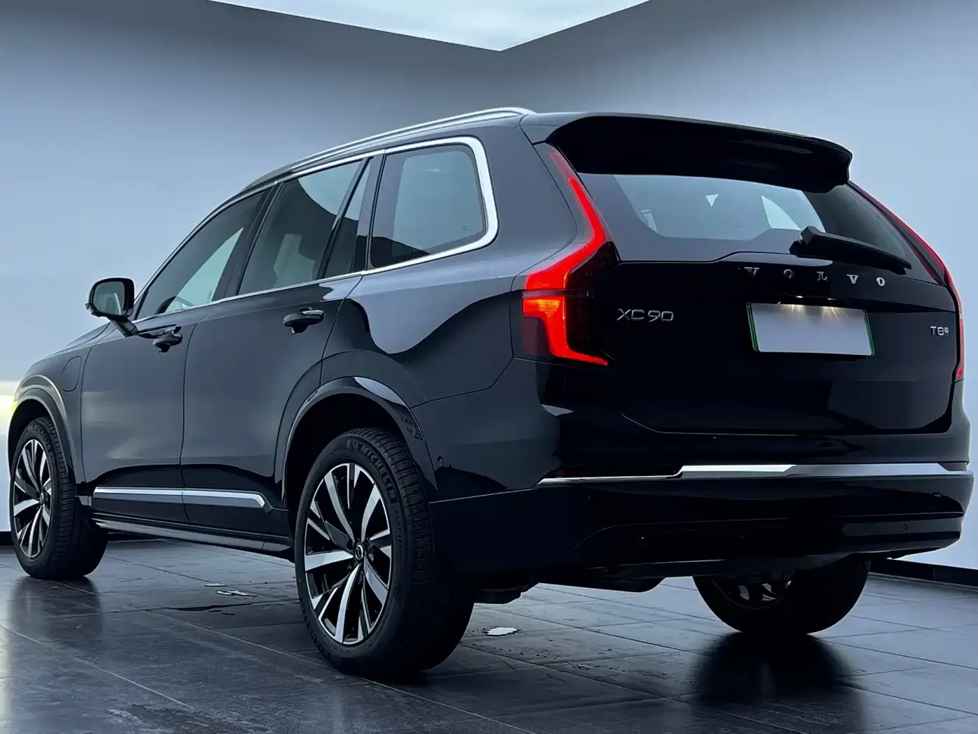 Volvo XC90 Plug-in Hybrid Facelift T8 Smart Premium Luxury 7-seater 2025 — фото 4