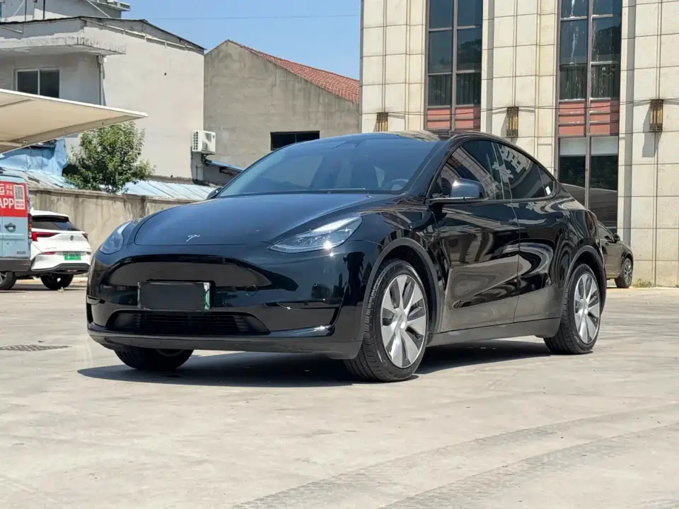 Tesla Model Y Rear-Wheel Drive Version 2023