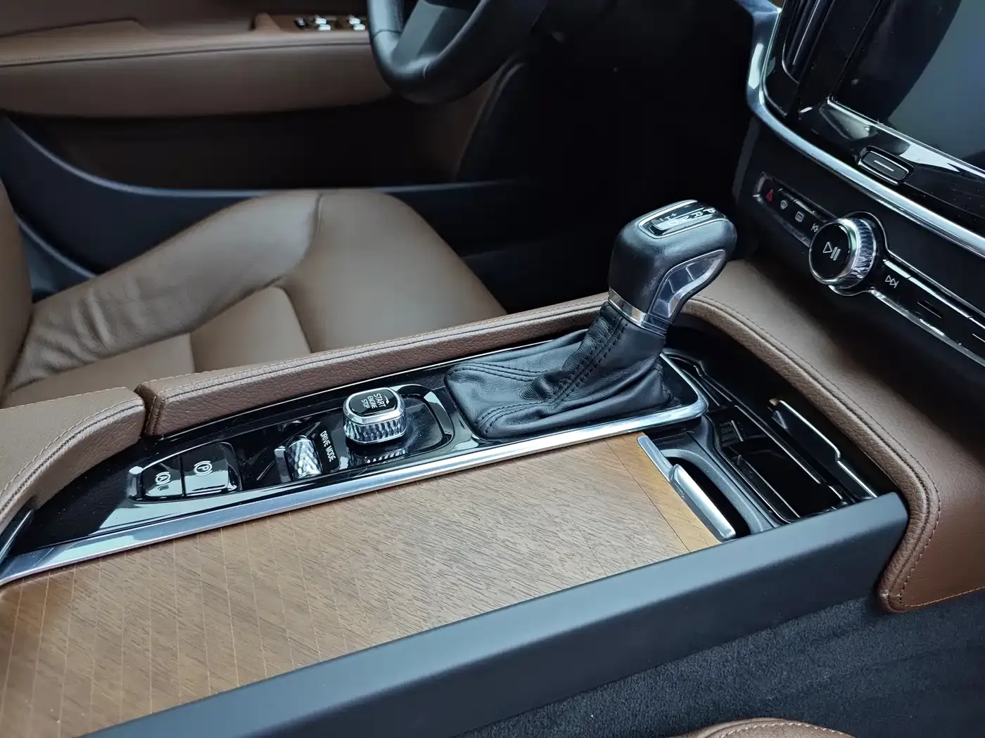 Volvo S90 T5 Momentum 2019 — фото 12