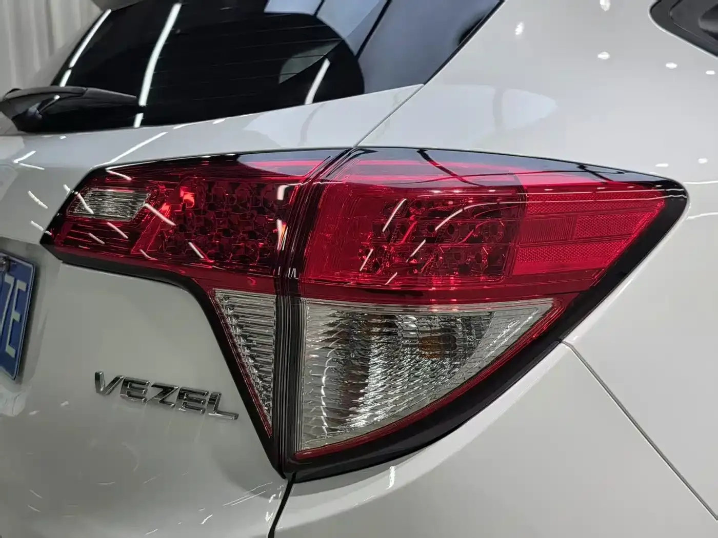 Honda Vezel 1.5L CVT Elite Smart Edition 2022 — фото 8