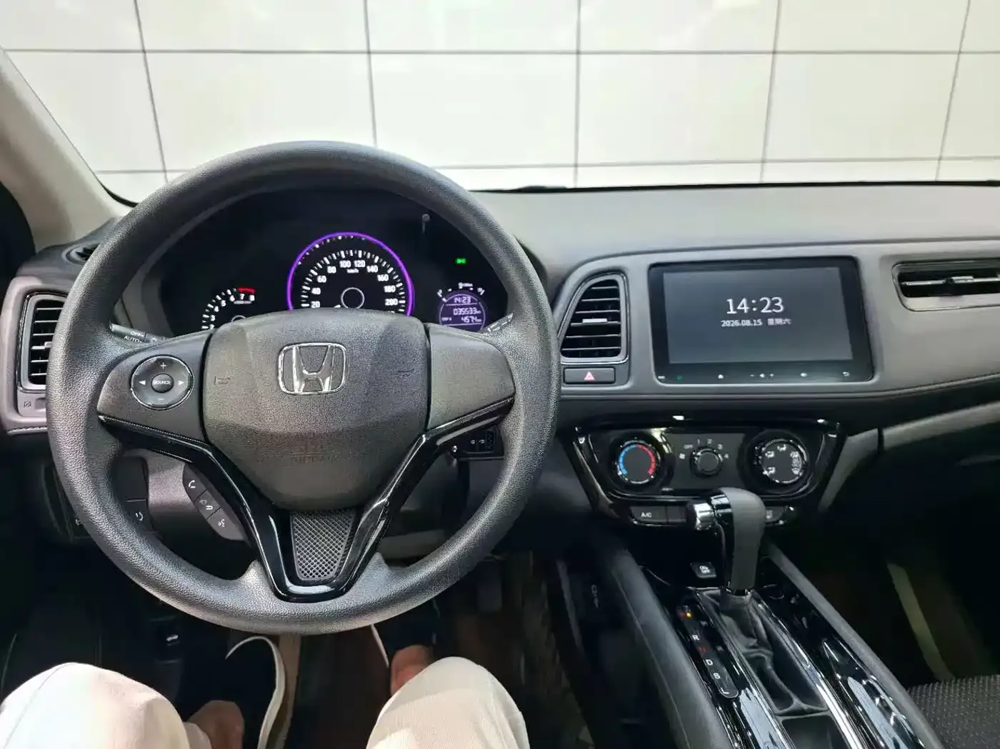 Honda Vezel 1.5L CVT Elite Smart Edition 2022 — фото 11