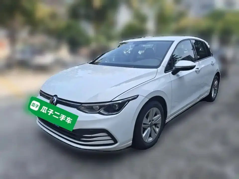 Volkswagen Golf 200TSI DSG 2023