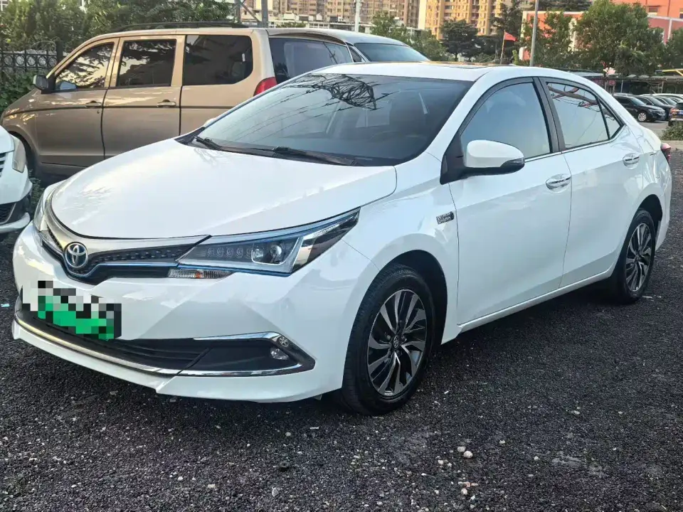 Toyota Corolla Twin Engine E+ 1.8L E-CVT Leading Edition 2020