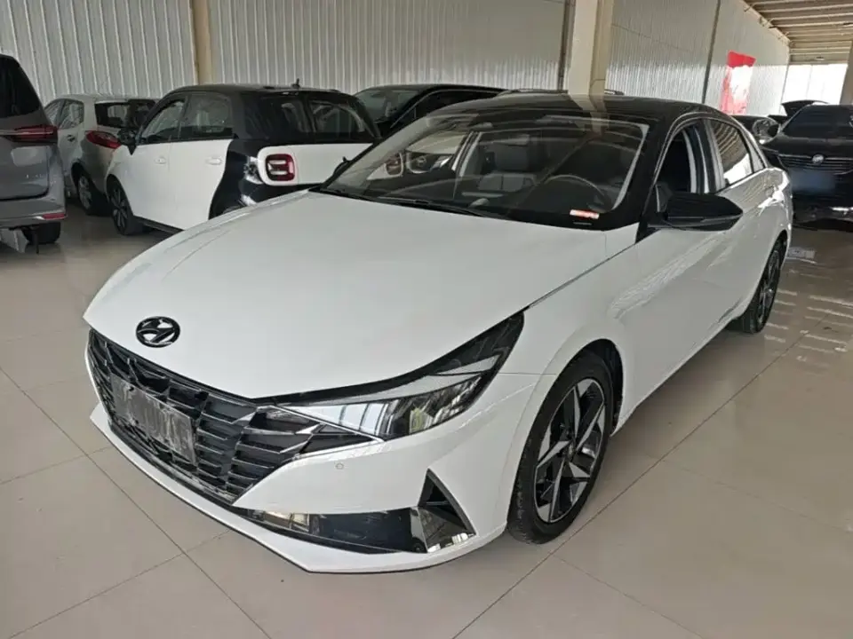 Hyundai Elantra 1.5L CVT LUX Premium Edition 2021