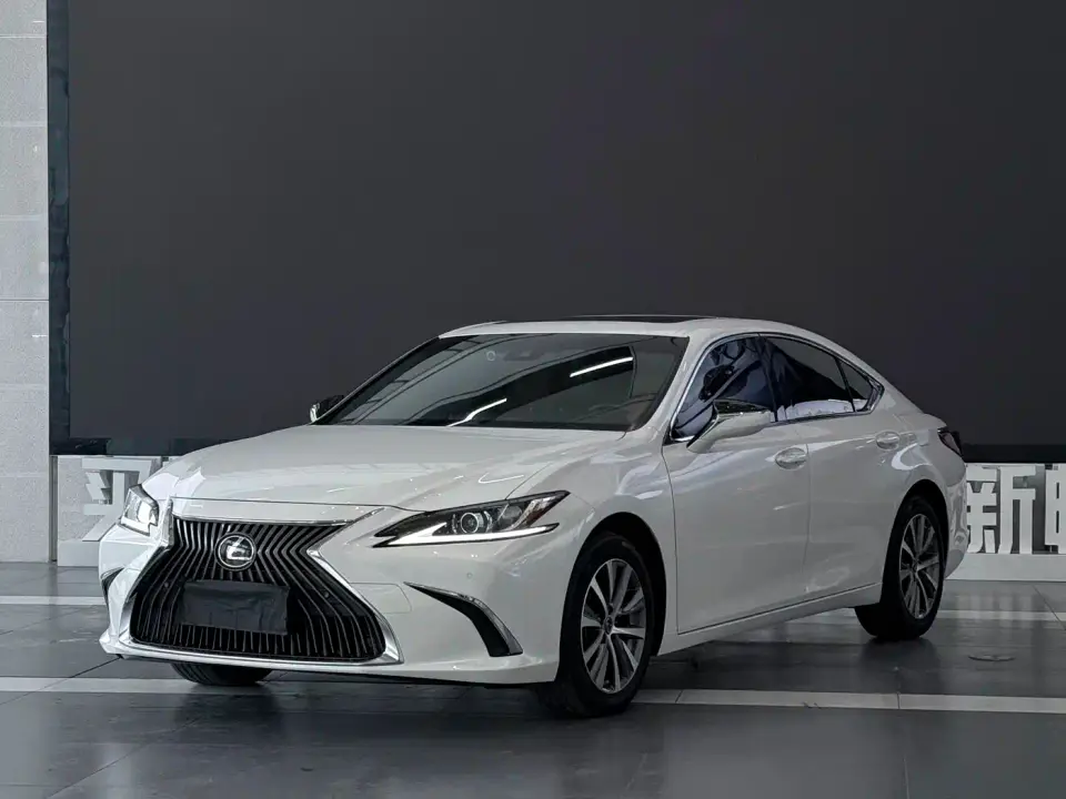 Lexus ES 200 Excellence 2021