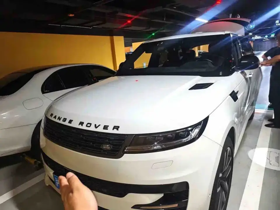 Land Rover Range Rover Sport 400PS Dynamic SE 2025