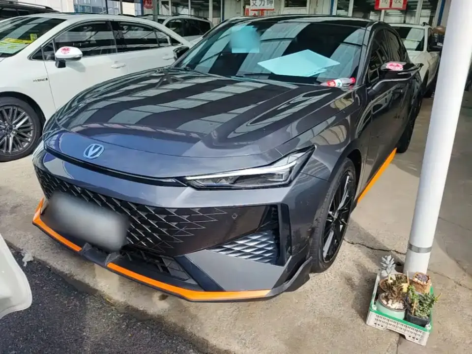 Changan UNI-V 1.5T Deluxe Sport 2024