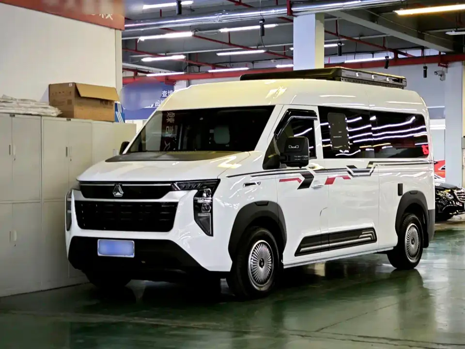 Sinotruk Xianfeng V Yuanxing·Leisure 2.0T Automatic Medium Wheelbase Mid-roof PRO Edition 2026