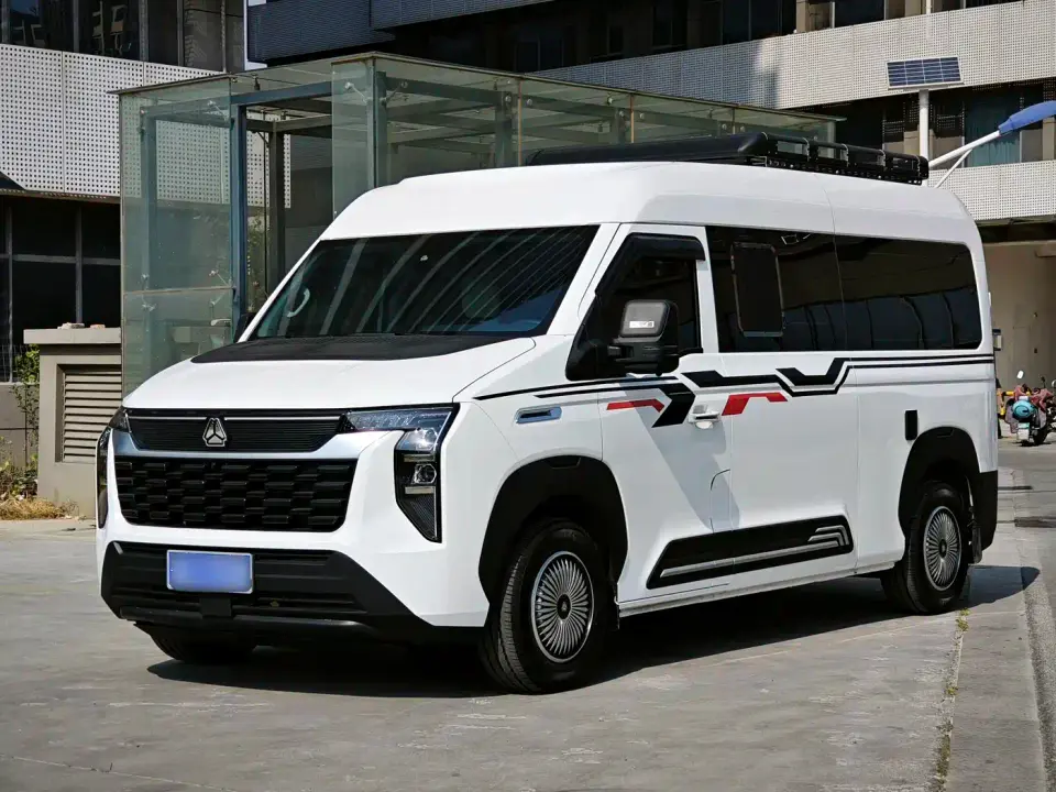 Sinotruk Xianfeng V Yuanxing·Leisure 2.0T Automatic Medium Wheelbase Mid-roof PRO Edition 2026