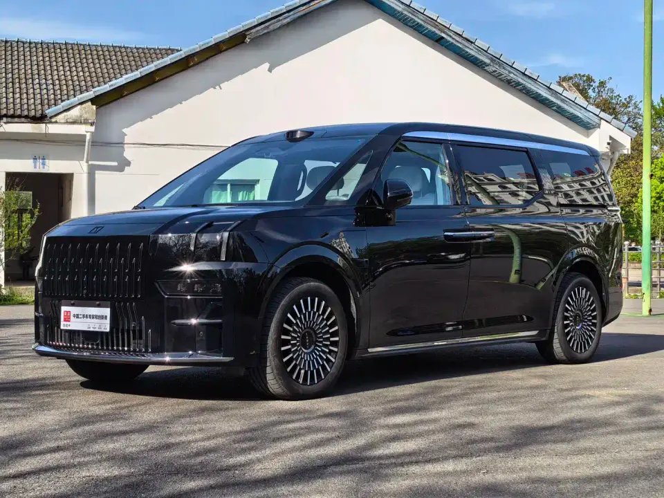 Zeekr 009 6-seat Executive AWD 108kWh 2025