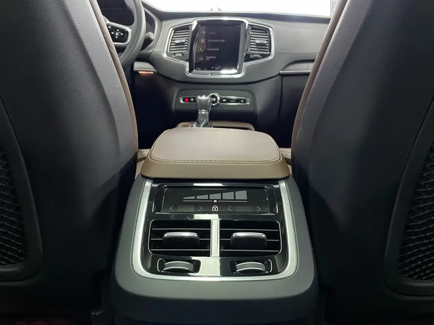 Volvo XC90 T6 R-Design Luxury (7-seater) 2019 — фото 8
