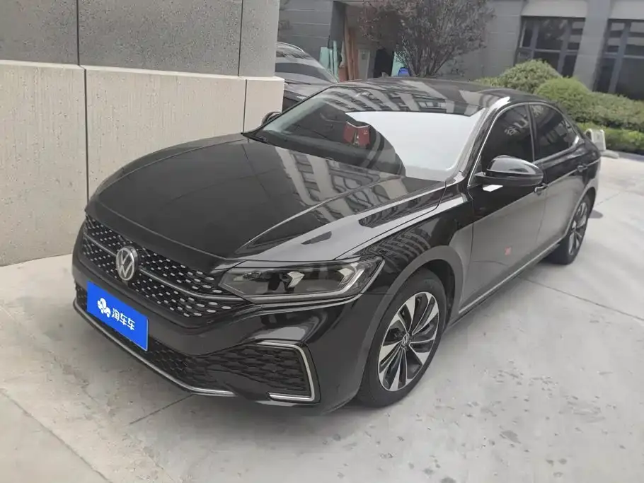 Volkswagen Passat 330TSI Starlight Elite Edition 2021